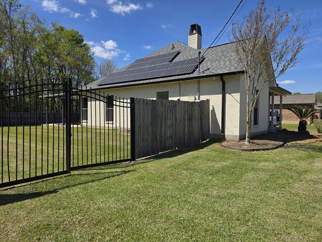 Building Photo - 7476 Woodland Trace Ct