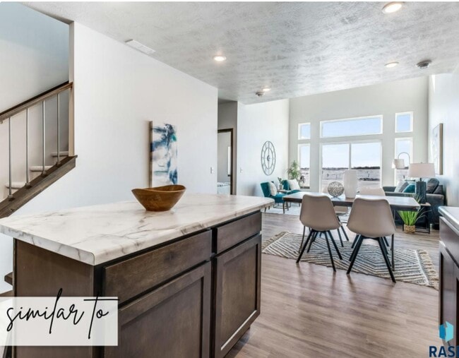 Foto del edificio - 8100 E Tencate Pl