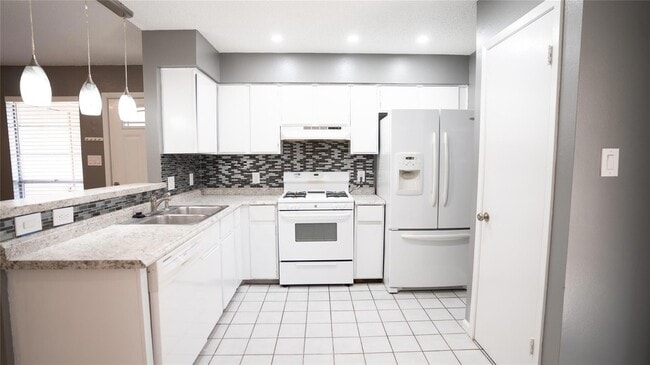 Building Photo - 10606 Topperwein Dr