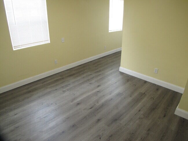 Foto del edificio - 1306 7th St W