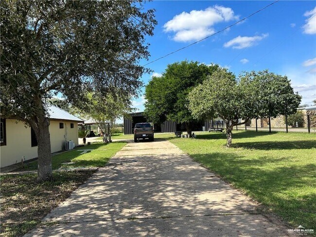 Foto del edificio - 9433 N Minnesota Rd