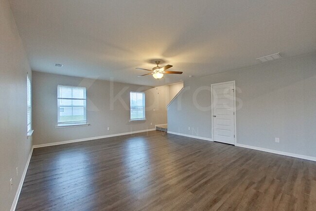 Building Photo - 101 Paper Birch Dr
