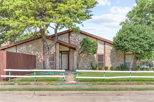 Primary Photo - 2126 Auburn Dr