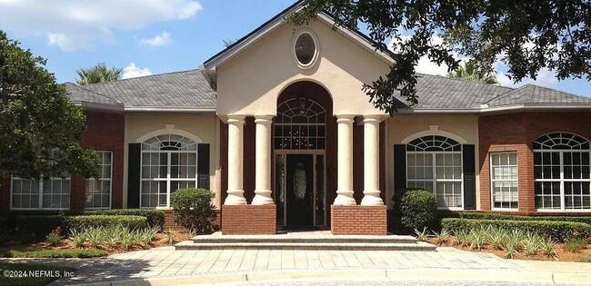 Foto del edificio - 13810 Sutton Park Dr N