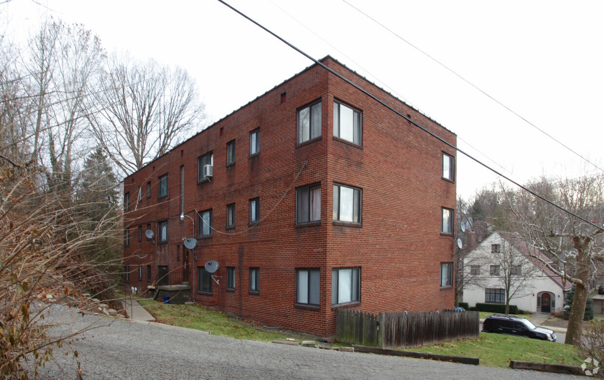 Building Photo - 560 Allenby Ave