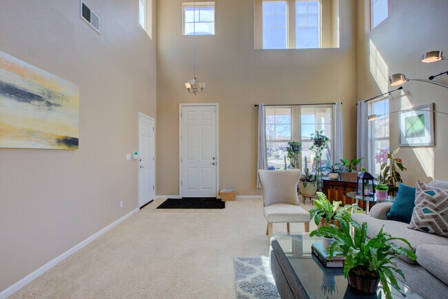 Building Photo - 9199 Fairway Ct