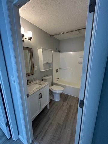 Foto del edificio - 32 Maple Crest Cir