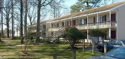 Building Photo - 815 Sandy Ct