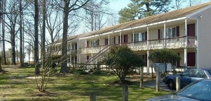 Building Photo - 815 Sandy Ct
