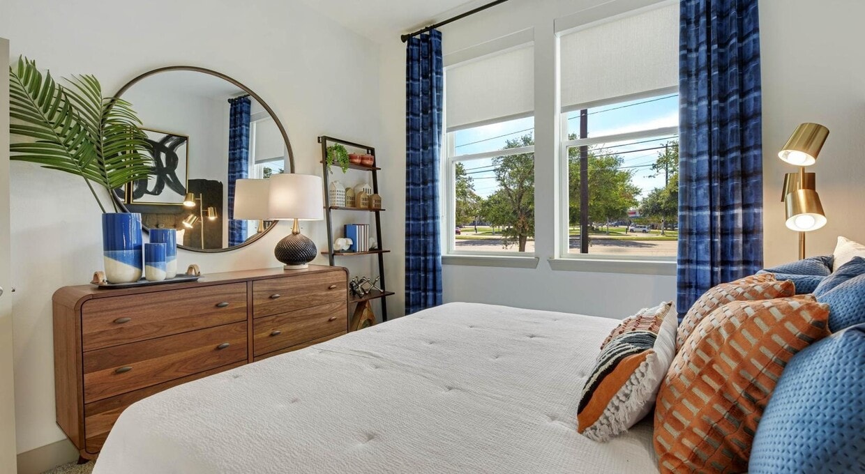 Foto principal - 9330 Main St