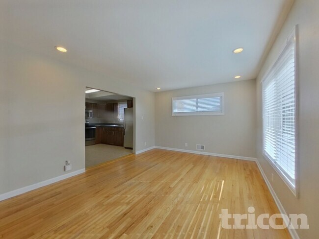 Building Photo - 269 E 109th Ave