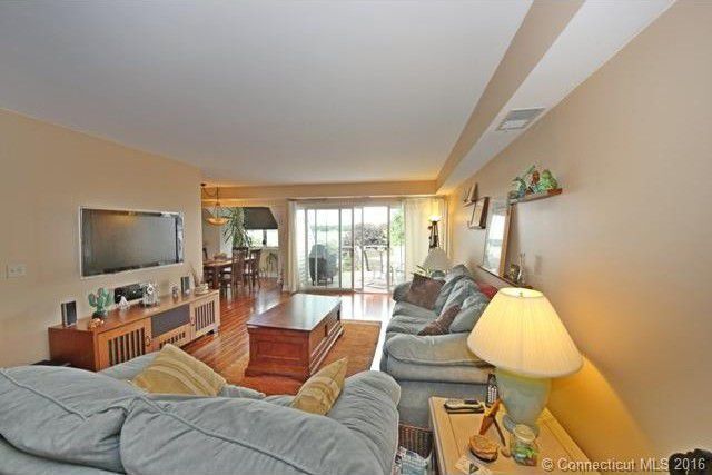 Building Photo - 1135 Windward Rd