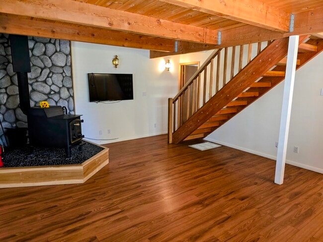 Foto del edificio - Charming 2 Bed / 1 Bath Cabin with Spa