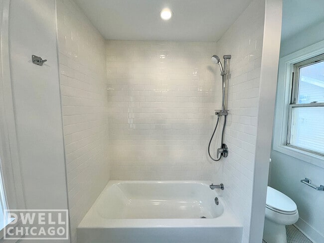 Foto del edificio - 1546 W Walton St