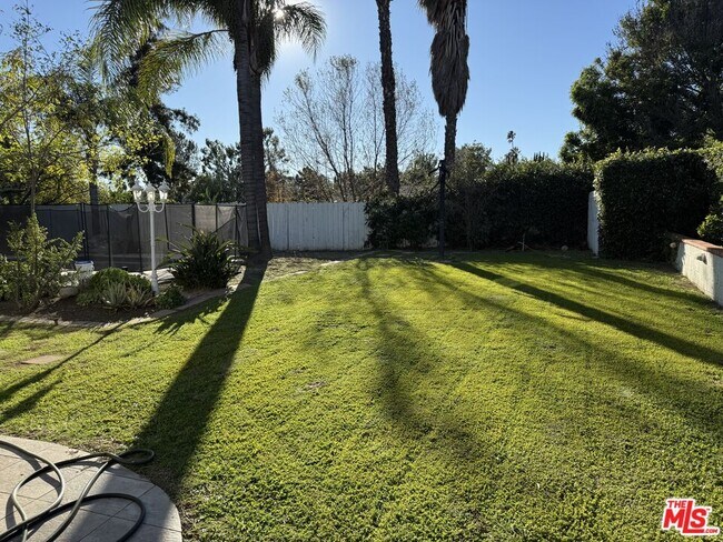 Foto del edificio - 12623 Jolette Ave