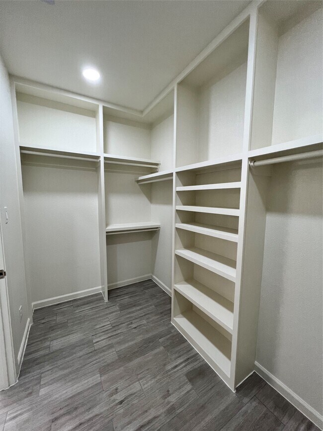Foto del edificio - 24006 Jumping Jay Ln