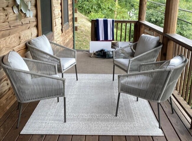Building Photo - Charming 3 bedroom cabin in gated community