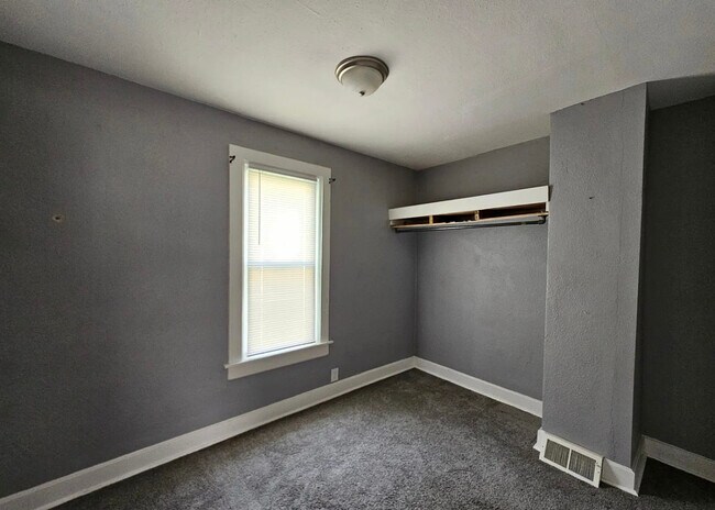 Foto del edificio - 2227 W Cherry St