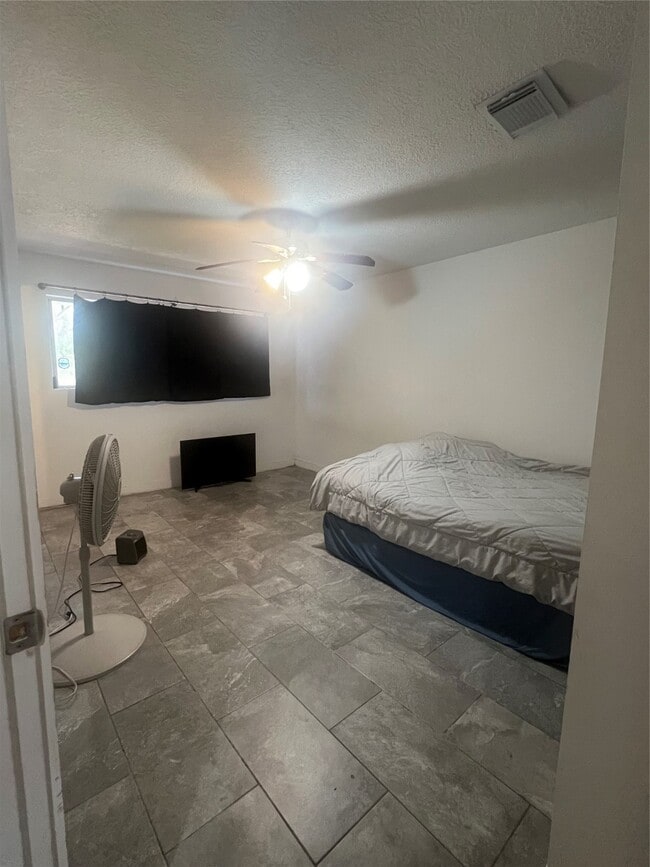 Building Photo - 10515 Sagewind Dr