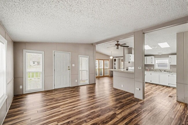 Building Photo - Available Now! Davison Schools!