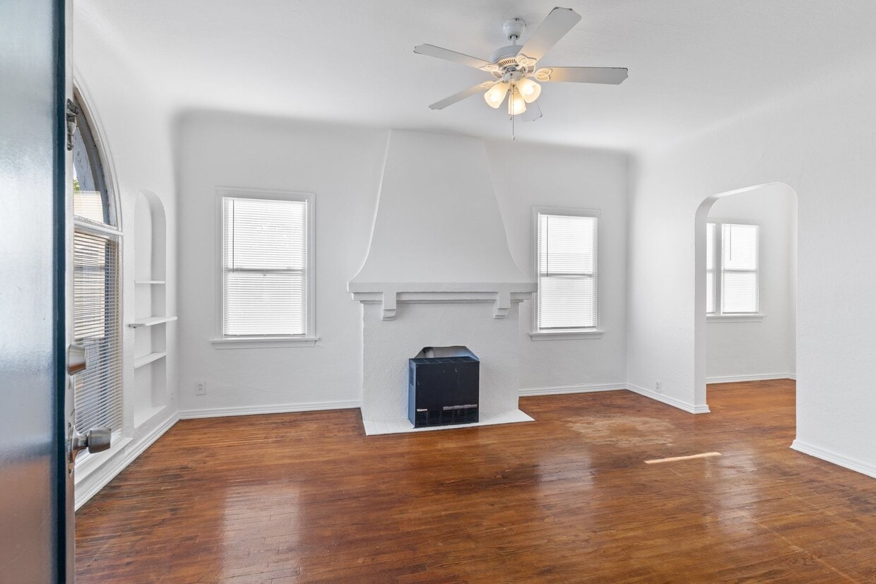 Foto principal - 1115 E Broadway