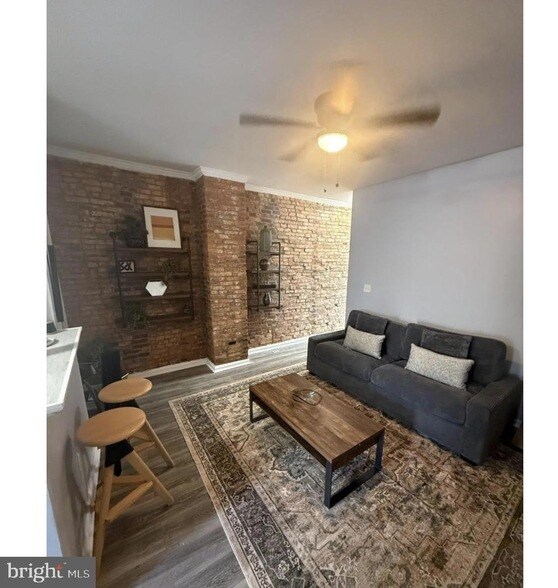Foto del edificio - 1412 W Saratoga St