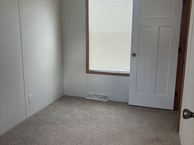 Foto del edificio - 486 Baja Ln S