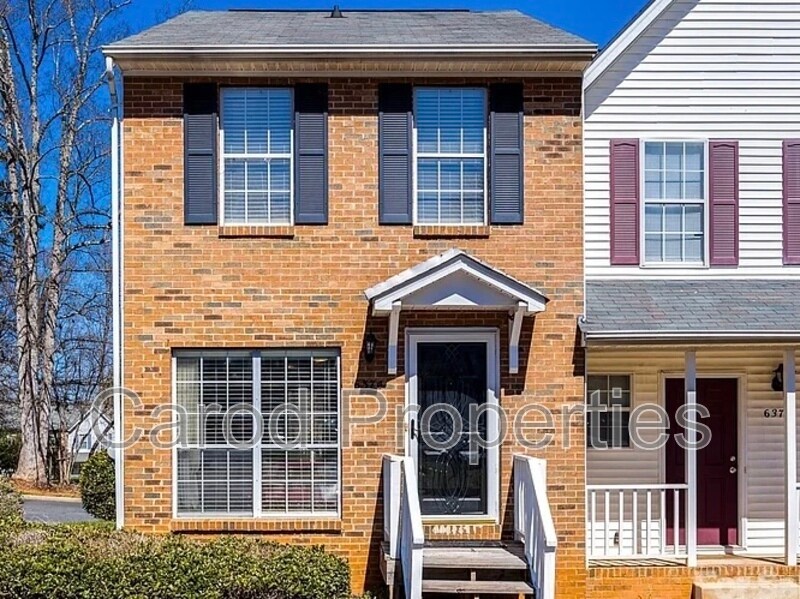 Foto principal - 6374 Windsor Gate Ln