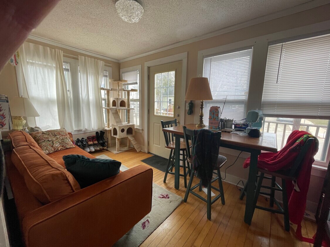Primary Photo - 1119 Elizabeth St