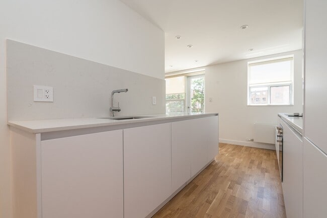 Building Photo - 56 Eccleston Drive