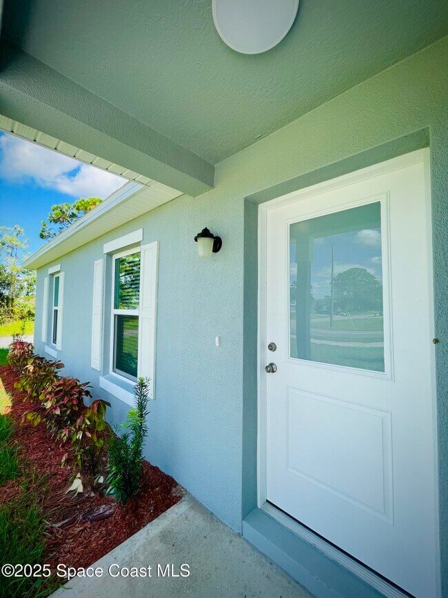 Foto del edificio - 1101 San Filippo Dr SE