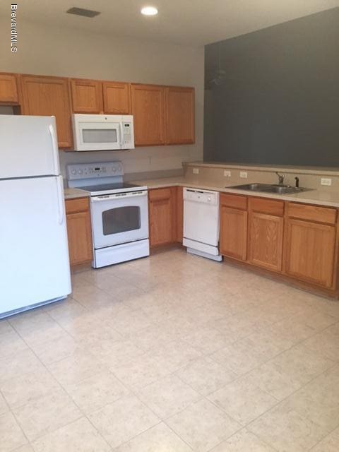 Building Photo - 1040 Venetian Dr