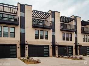 Building Photo - 1371 Keosauqua Way