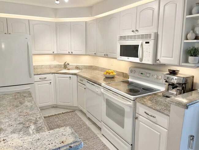 Foto del edificio - 3031 N Ocean Blvd