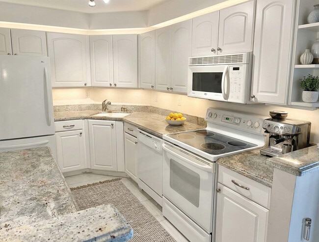 Building Photo - 3031 N Ocean Blvd