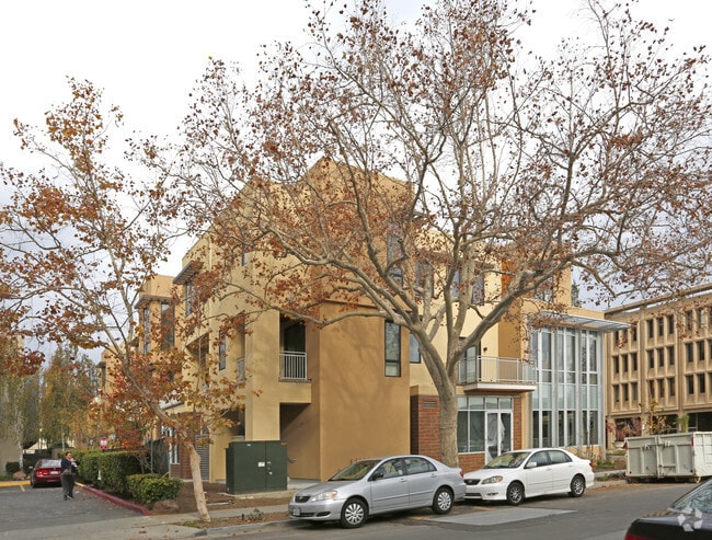 Building Photo - Birch Plaza