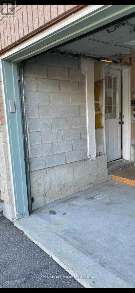 Building Photo - 1071 Tupper Dr