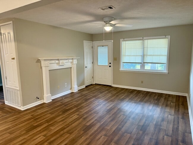 Building Photo - 1104 Bickerstaff St