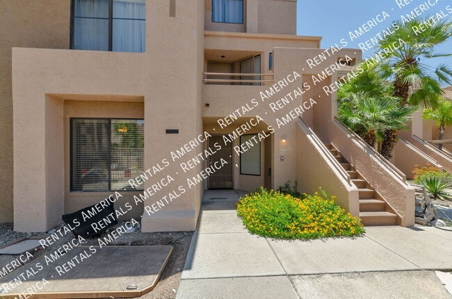 5675 N Camino Esplendora