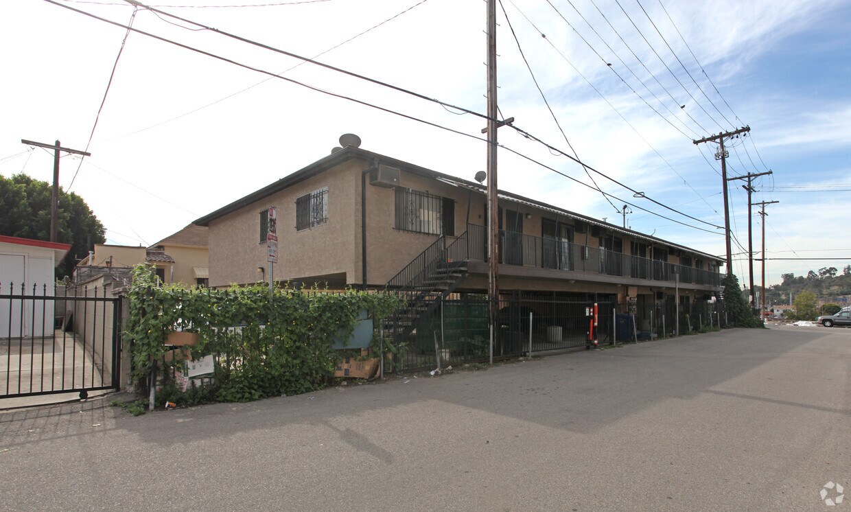 Building Photo - 172 Avenue 23