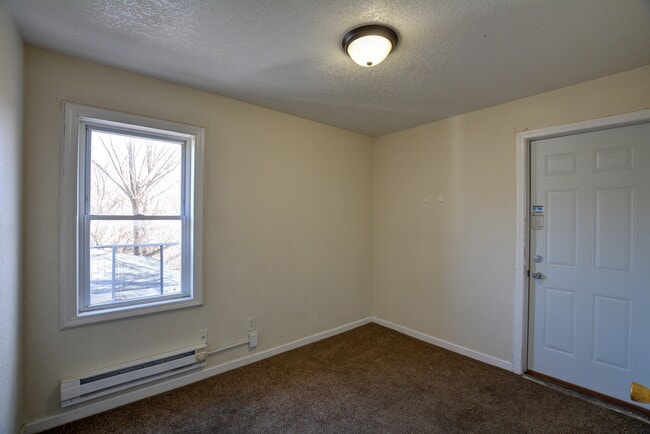 Building Photo - 701 W Prairie Ave
