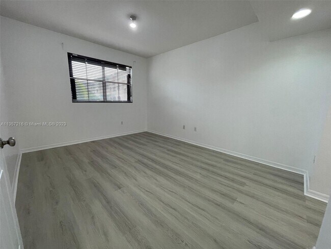 Foto del edificio - 8800 NW 107th Ct