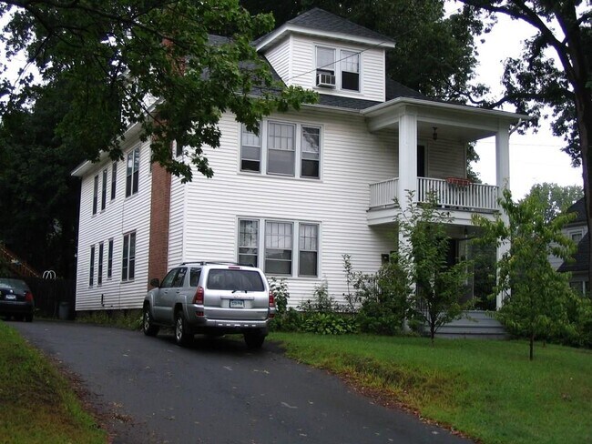 Building Photo - 142 Whitman Ave