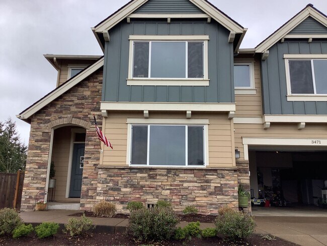 Foto del edificio - Beautiful Eugene 4-bed 3-bath 4100 sq. foo...