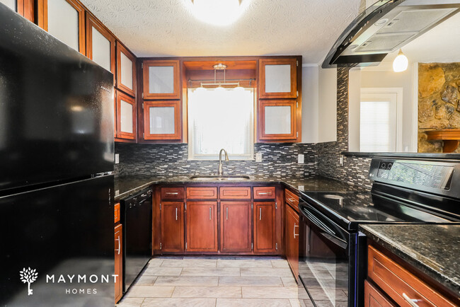 Building Photo - 3 Bedroom Home in Riverdale, GA