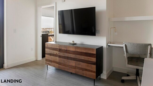 Building Photo - 1007 S Mint St