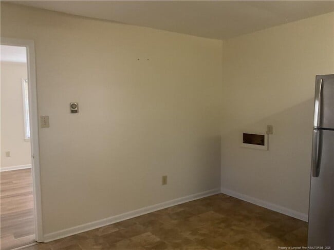 Building Photo - 814 Varsity Dr