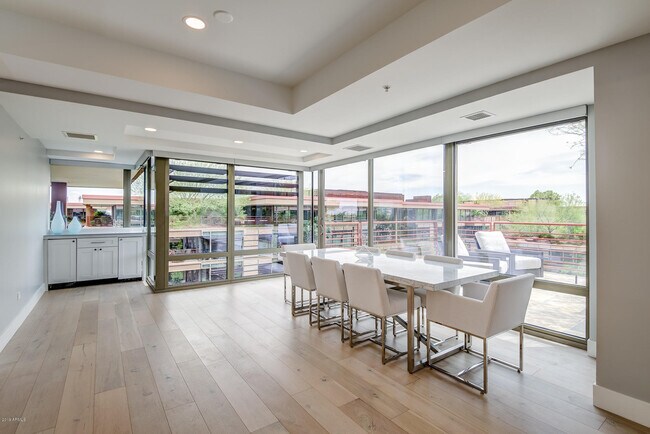 Building Photo - 7141 E Rancho Vista Dr