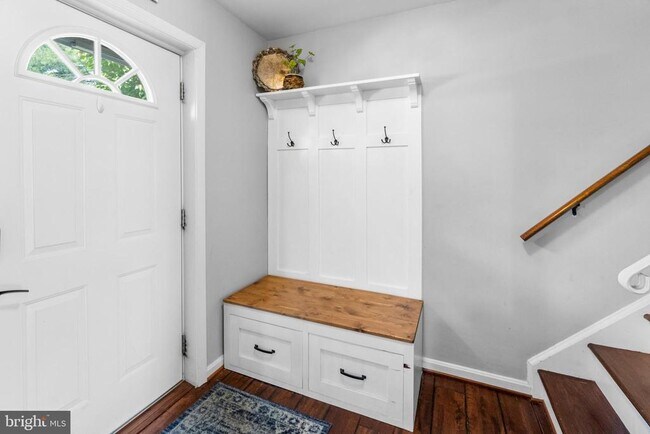 Building Photo - 2813 Hogan Ct