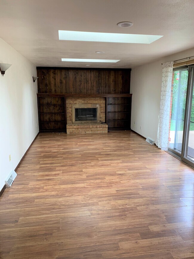 Foto del edificio - 894 Braun Ct
